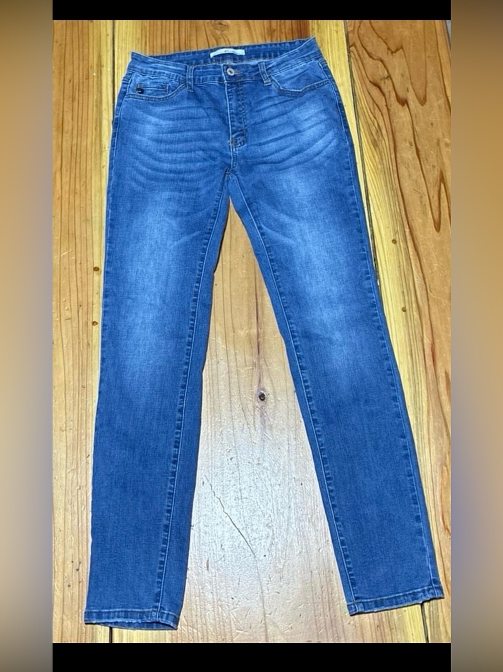KanCan Women's Skinny Jeans in Medium Blue Wash